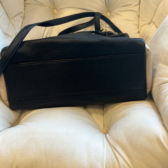 Like new! Black and Cream Kate Spade Satchel - Picture 4 of 6